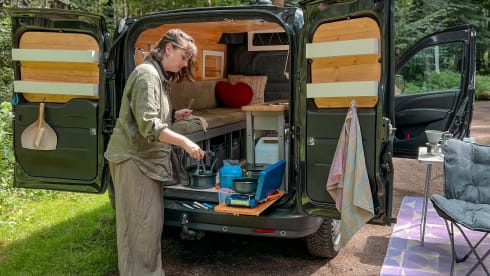 Dolores – Unique and complete single-person camper Dolores. Small van, big adventure.