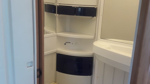 Beautiful 3-person Hymer