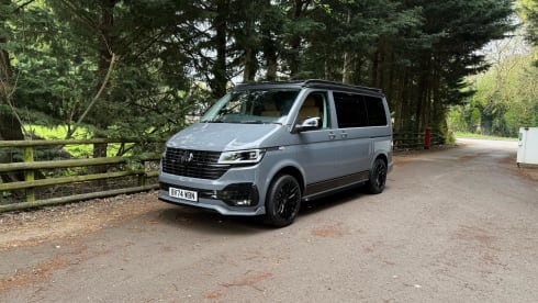 woody – Luxury 4 berth Automatic Volkswagen campervan brand new 2025 conversion 