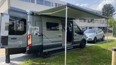 Nieuwe Camperbus Magnetic Grey – FORD LMC Innovan 590 camper van from 2024 Magnetic Gray