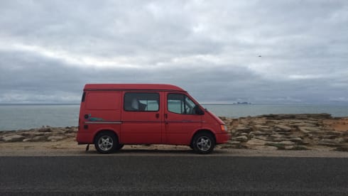 Nugget – On an adventure with a cozy camper 'the Nugget'