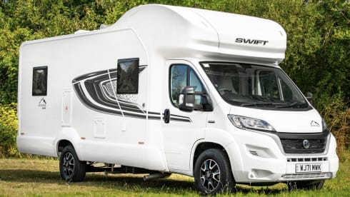 Big Bertha – 4 berth Swift alcove 