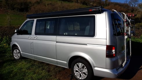 Automatic VW 4 seater campervan - ready to go exploring