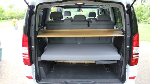 Camper Cruiser – Viano Fun Westfalia - Comfortable and compact cruising with a spacious accommodation.