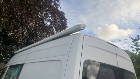 Van Diesel – Mercedes Sprinter off grid 2 berth. 
