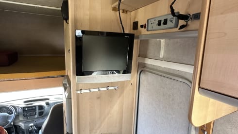 Ford Rimor – Ford Rimor 6 persoons leuke camper te huur