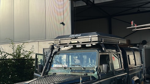 2p Land Rover rooftop from 2001