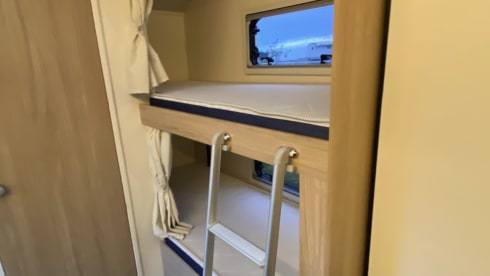 Evo – Very nice and well-kept 7-8 sleeper