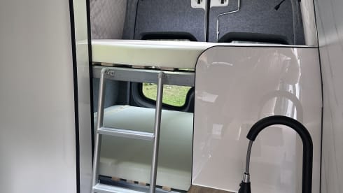 Callie – 5 berth Mercedes-Benz campervan from 2014