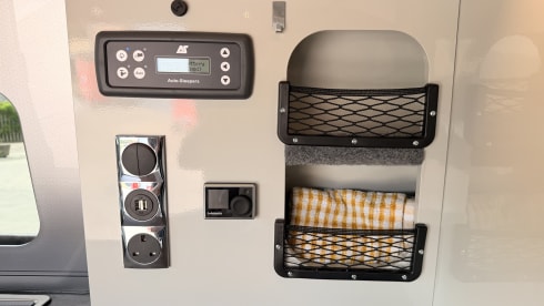 Blondie – 4 berth Ford campervan from 2022