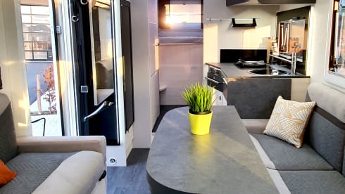 Het pareltje  – Brand new 5p Chausson Ford 170 automatic