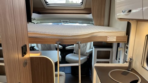 Vrijheid 3 – Very luxurious Bürstner T690 Length beds + lifting bed 2023