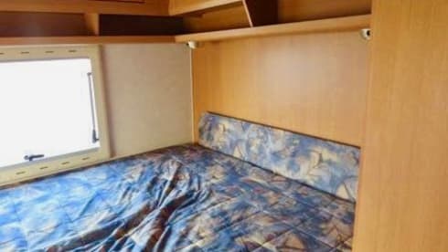 Tante Adria – Nice & spacious Adria camper (6 pers.) With garage, fixed bed and inventory!