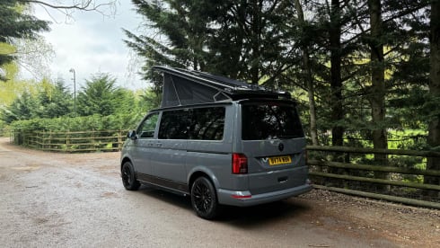 woody – Luxury 4 berth Automatic Volkswagen campervan brand new 2025 conversion 