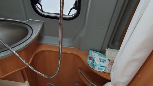 Isriya Camper verhuur door Takky – 2p Pössl bus from 2008