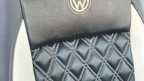 The Poacher – VOLKSWAGON T5 LWB