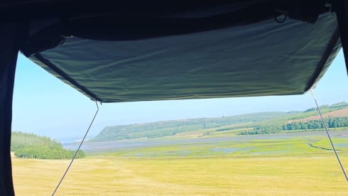 Landrover Defender 110 With Tentbox Accommodation 