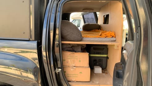 Isuzu D-max 4x4 met 2p. daktent.