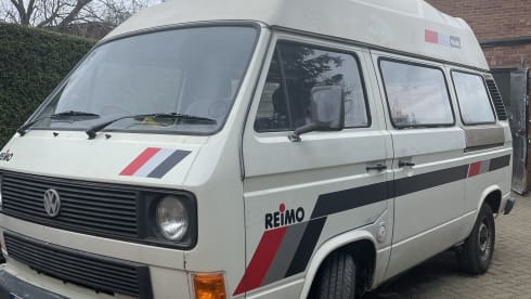 Sammy – VW Solar Hi-Top off grid Campervan 