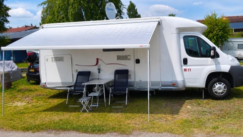 SEA P200 – Très belle Fiat 3 places semi-intégrée de 2009