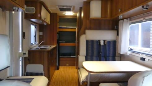 Rimor Katamarano 9 | Alcove | 2013 | 7 places | 3 bunk bed