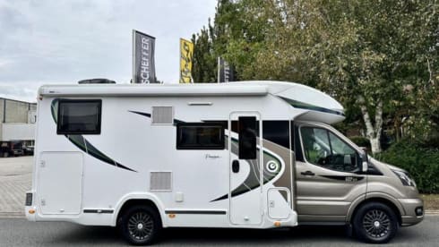 Go explore – Luxury camper with automatic transmission and 170 hp, full of options