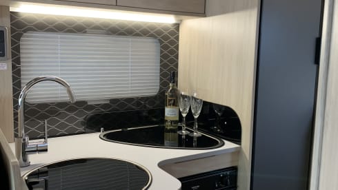 Clan Calder Motorhome – Luxury 4 berth Autotrail Automatic