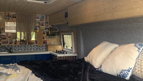 Self Converted Off-grid Citroen Relay 