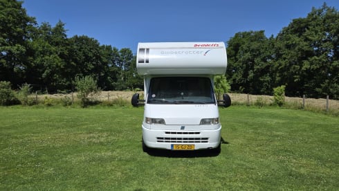 Fietje – Super leuke en nette Alkoof camper
