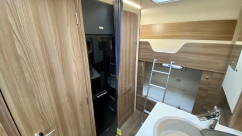 The Adventure Wagon – Family Friendly 6 berth Adventure Wagon