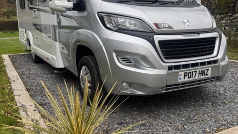 Cezar&Cleo – Eldis Majestic 185 , 4 Berth and 4 belt