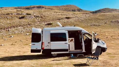 Paule – Get into your VanLife experience with our Paule!