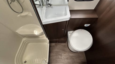 Britney  – Luxury 6 berth Roller Team automatic