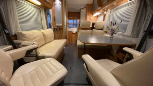 Hymer B654 – Hymer integrated 4p luxury model