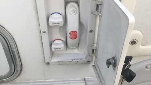 The Family Fun-Mobile – Camper completamente fuori rete / Famiglia 6 posti letto [3 zone notte separate,