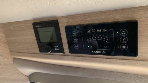Comfortable Knaus Boxstar Street 600 (2+1 bed)
