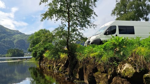 Discover the world! 2 p. Buscamper off-grid, fully equipped.