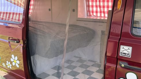 Woodie woodstocker – 2p Volkswagen campervan uit 1984
