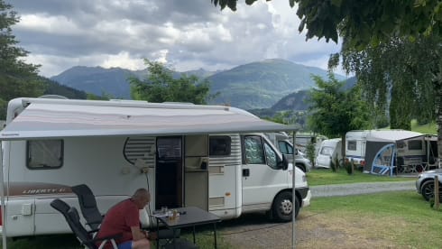 3 people LMC semi-integrated from 2001 for a wonderful holiday