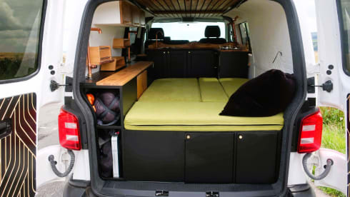 Sully – 2/3 Berth Boutique Off Grid Adventure Van near the Peak District.