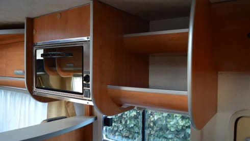Beautiful complete and very neat 6-person camper (Fiat Ducato Joint S)