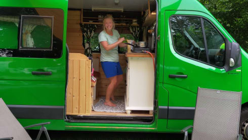 Kermit – On an adventure with our fantastic Kermit the bus camper!