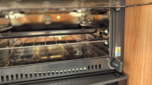 Lexi – Very nice and luxurious complete large camper