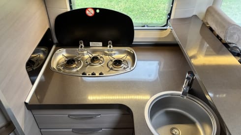 Beautiful Hobby camper 2p