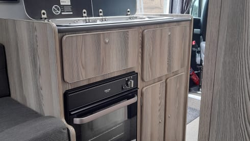 MW21 – 2 Berth Campervan/Motorhome - Fully equipped for your next Adventure