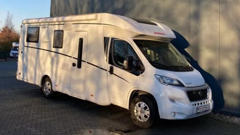 Roxi – Dethleffs Semi-integrated 4p from 2021 (Very nice and complete)