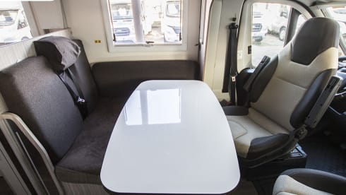 T-Loft 450 – Camper Semintegrale 4 posti Elnagh T-Loft 450 - 6,99 mt. 