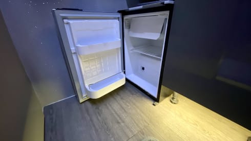 Peace  – 2 berth Luxury Citreon camper (offgrid camper)
