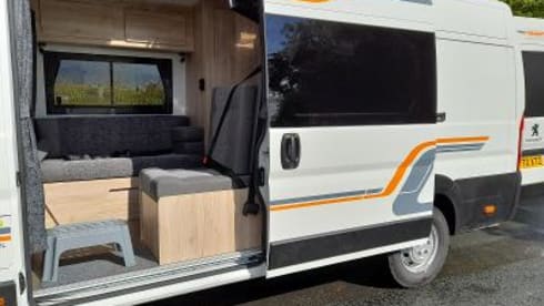 BP70 – 4 Berth Campervan/Motohome - fully equipped for your next Adventure