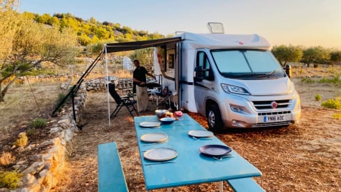 Burt – Off-grid nomad adventure 2016 